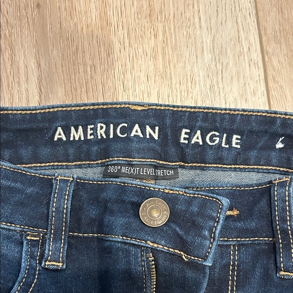 American Eagle Women's Skinny Dark Indigo Jeans size 6 - Picture 2 of 7
